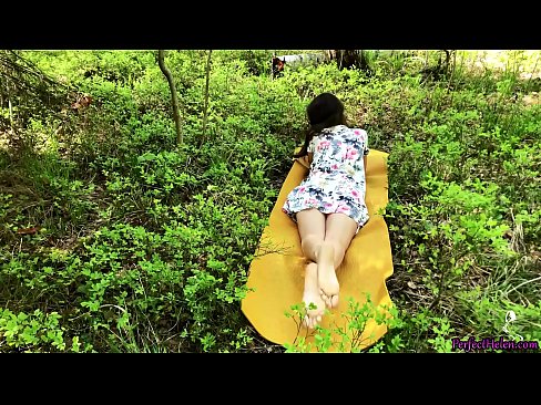 ❤️ 陌生人在Tinder上自慰我的阴部,并在树林里热情地做爱 Russian porn﹏﹏