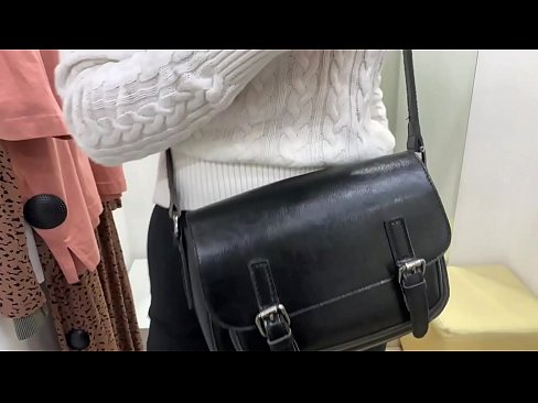 ❤️ 年轻婊子FeralBerry在试衣间用假阳具公开自慰 Russian porn﹏﹏