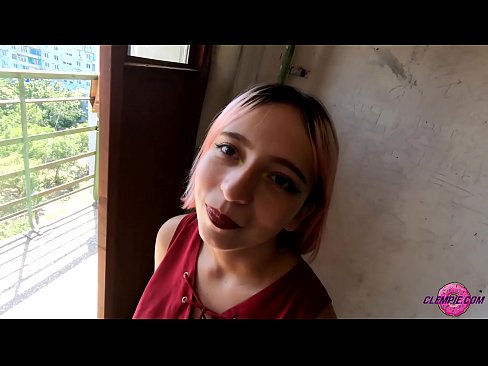 ❤️ 学生Sensual在内陆地区吸食陌生人--在他脸上射精 Russian porn﹏﹏